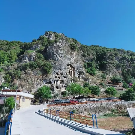 Stone מלון פאטהיה